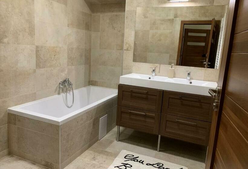 スタンダードルーム, Mayer Vendégház