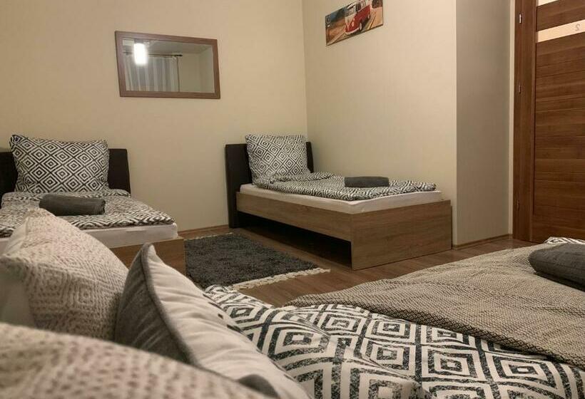 スタンダードルーム, Mayer Vendégház