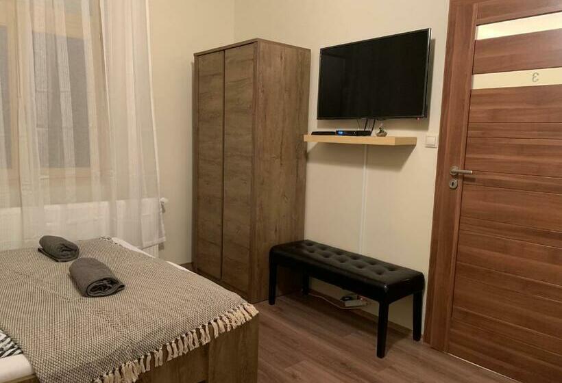 スタンダードルーム, Mayer Vendégház