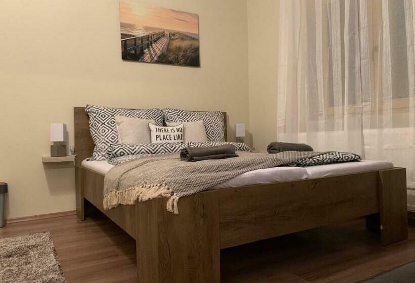 スタンダードルーム, Mayer Vendégház