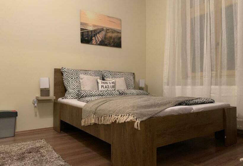 スタンダードルーム, Mayer Vendégház