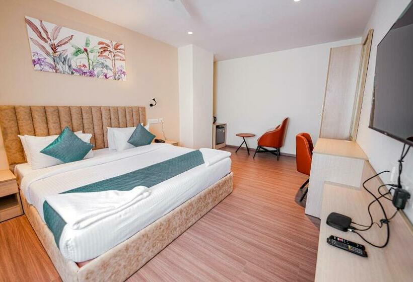Номер Deluxe, Casa Hotel & Suites, Gachibowli, Hyderabad