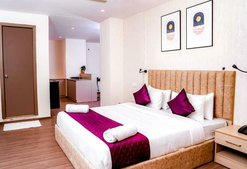 Люкс, Casa Hotel & Suites, Gachibowli, Hyderabad