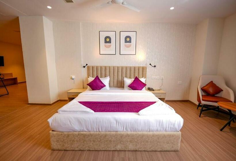 Люкс, Casa Hotel & Suites, Gachibowli, Hyderabad