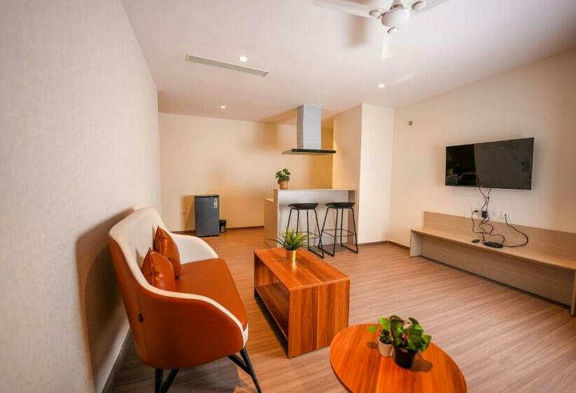 Люкс, Casa Hotel & Suites, Gachibowli, Hyderabad