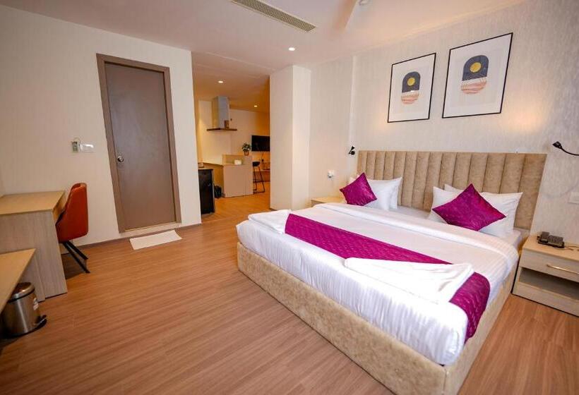 Люкс, Casa Hotel & Suites, Gachibowli, Hyderabad