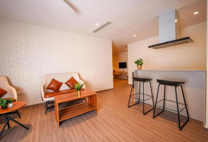 Люкс, Casa Hotel & Suites, Gachibowli, Hyderabad