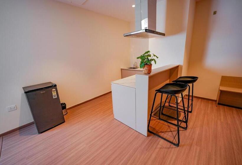 Люкс, Casa Hotel & Suites, Gachibowli, Hyderabad