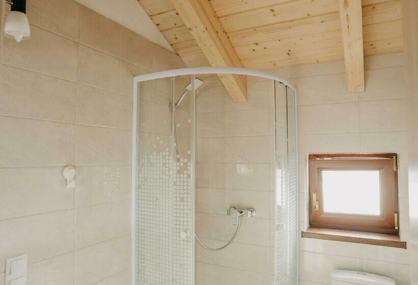 家庭间, Pensiunea Suzanne Băile Figa