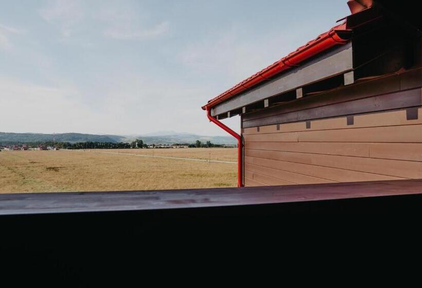 家庭间, Pensiunea Suzanne Băile Figa