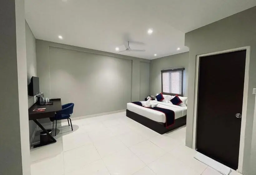 キングサイズベッドのスタンダードルーム, Zip By Spree Hotels Bhopal
