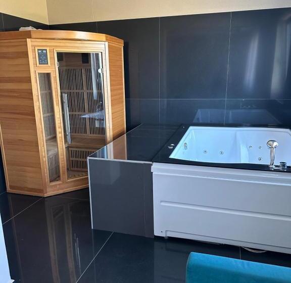 اتاق استاندارد با وان آب گرم, Black Hut Pension