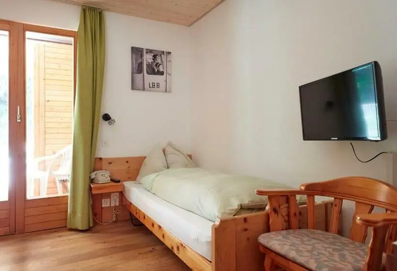 Economy Yhden Hengen Huone, Waldhaus