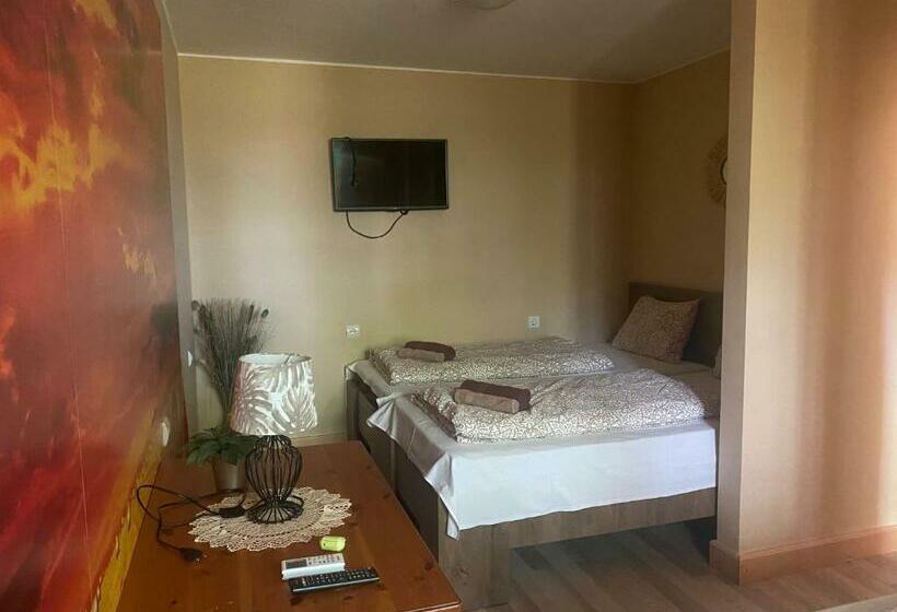 スタンダード4人部屋, Pipacs Vendégház