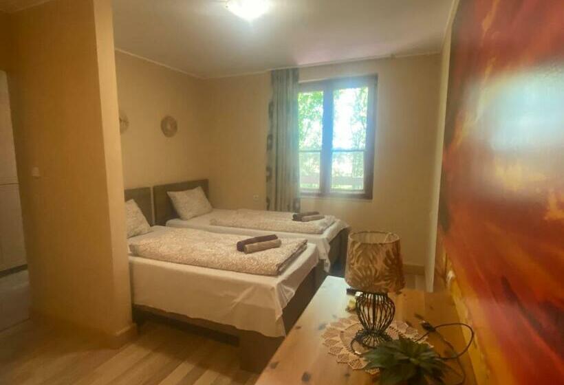 スタンダード4人部屋, Pipacs Vendégház