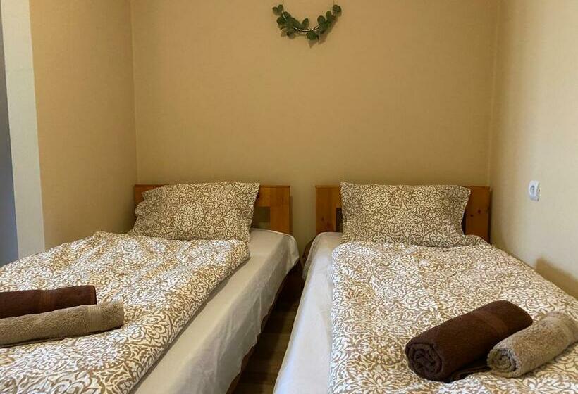 スタンダード4人部屋, Pipacs Vendégház