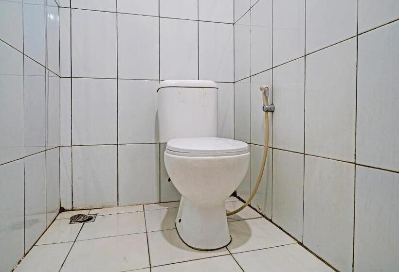 غرفة ديلوكس سرير كينج, Oyo 92726 Geulis Guest House