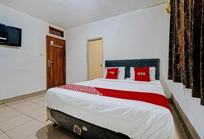 غرفة ديلوكس سرير كينج, Oyo 92726 Geulis Guest House
