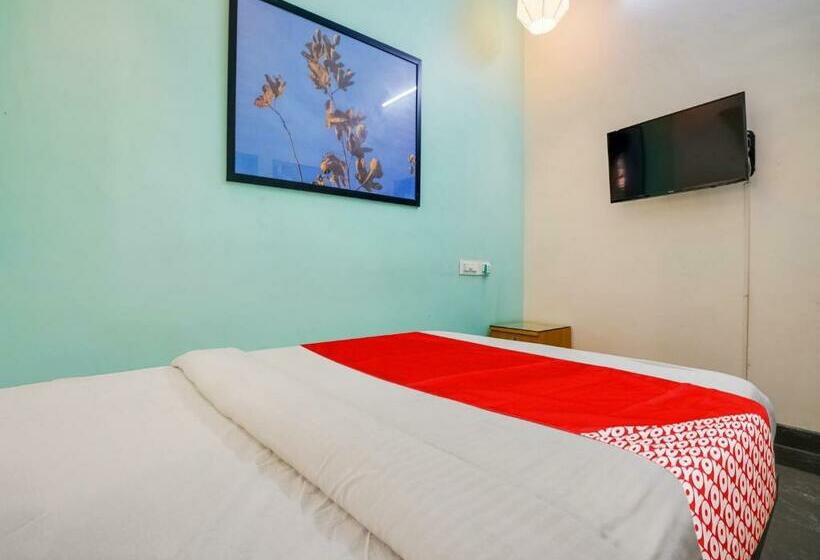 Üç Kişilik Klasik oda, Oyo Flagship Mbm Tower