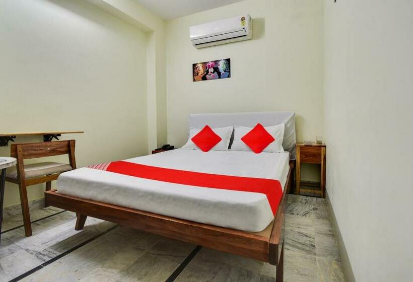 חדר קלאסי לשלושה, Oyo Flagship Hotel Azad Inn
