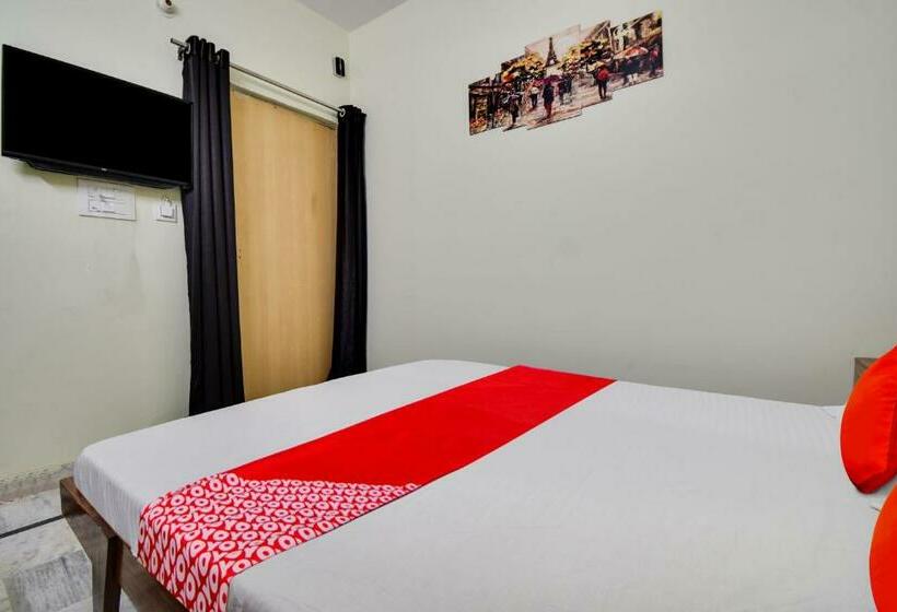 חדר קלאסי לשלושה, Oyo Flagship Hotel Azad Inn