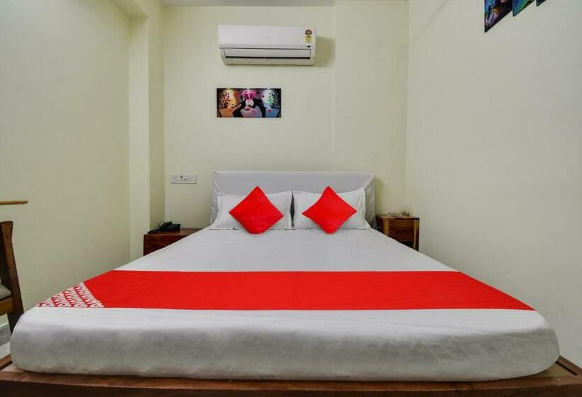 חדר קלאסי לשלושה, Oyo Flagship Hotel Azad Inn