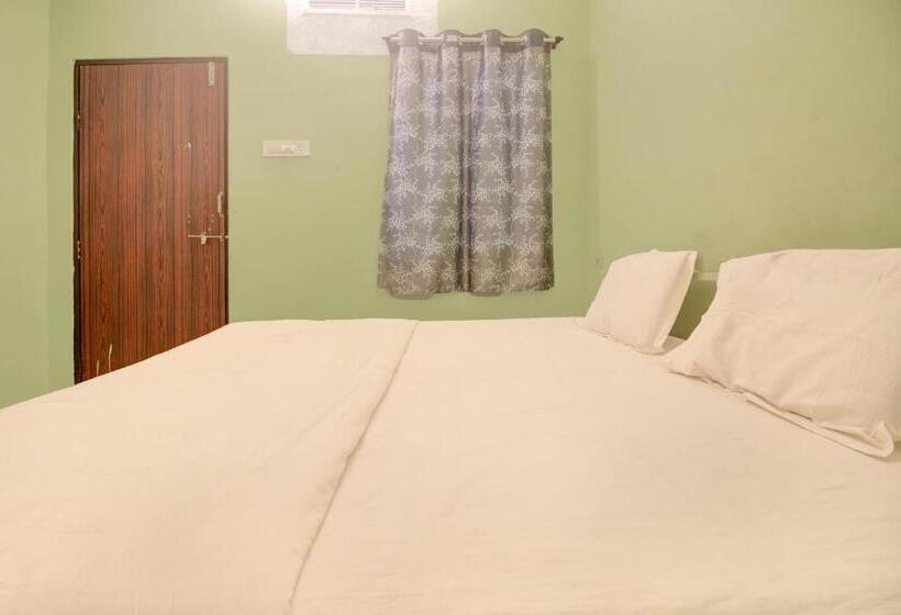 三人经典房间, Oyo Hotel Royal Inn