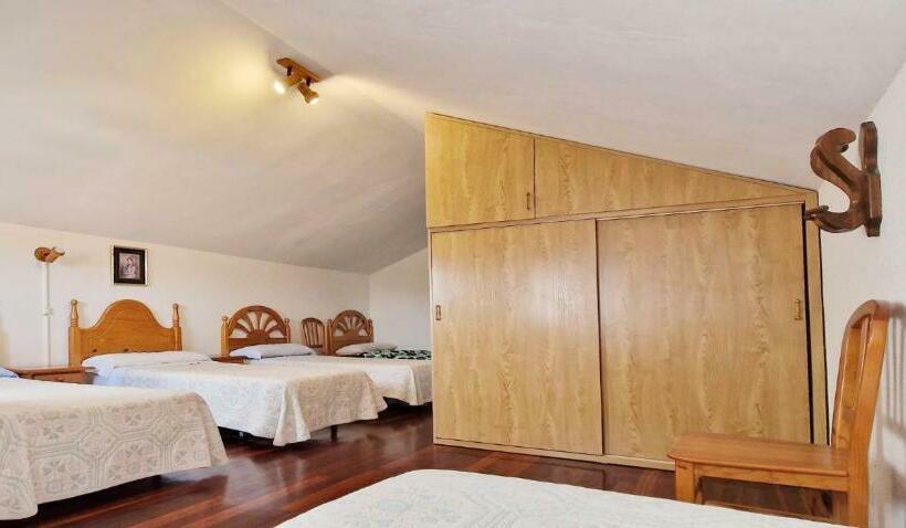 חדר משפחתי, Cosma House