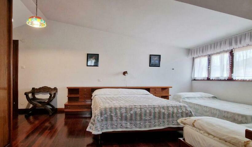 标准间, Cosma House
