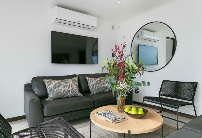 شقة 3 غرف, The Murex