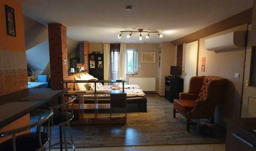 1 Bedroom Apartment Lake View, Baker Street Apartman