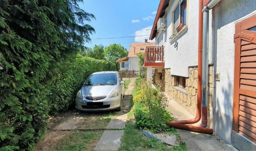 1 Bedroom Apartment Lake View, Baker Street Apartman