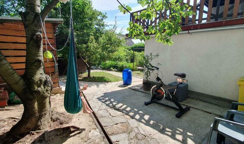 1 Bedroom Apartment Lake View, Baker Street Apartman