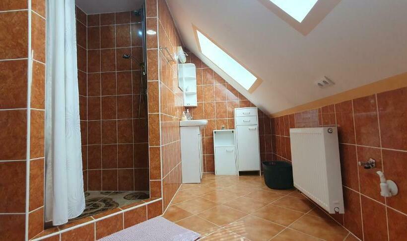 1 Bedroom Apartment Lake View, Baker Street Apartman