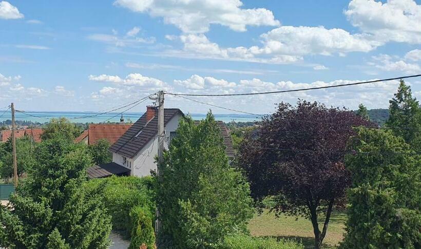 1 Bedroom Apartment Lake View, Baker Street Apartman