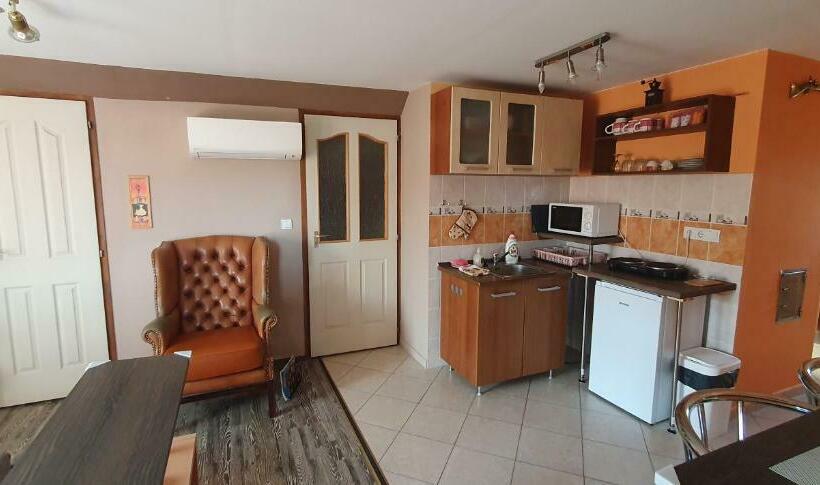 1 Bedroom Apartment Lake View, Baker Street Apartman