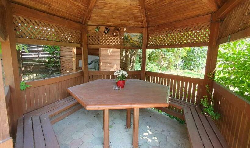 1 Bedroom Apartment Lake View, Baker Street Apartman