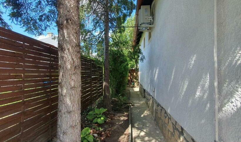 1 Bedroom Apartment Lake View, Baker Street Apartman