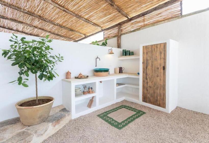Трехместный Номер Стандарт Вид на Бассейн, Trullo Santovia