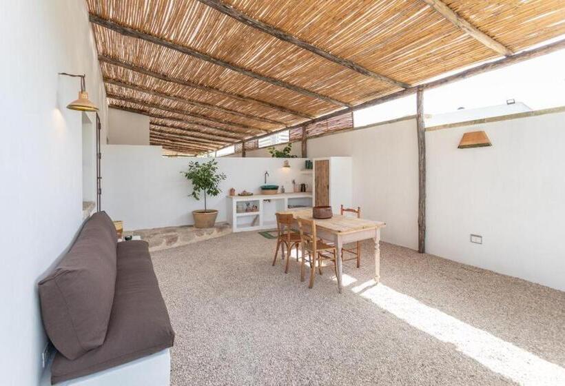 스탠다드 트리플 룸 풀장 전망, Trullo Santovia