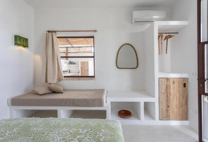 스탠다드 트리플 룸 풀장 전망, Trullo Santovia