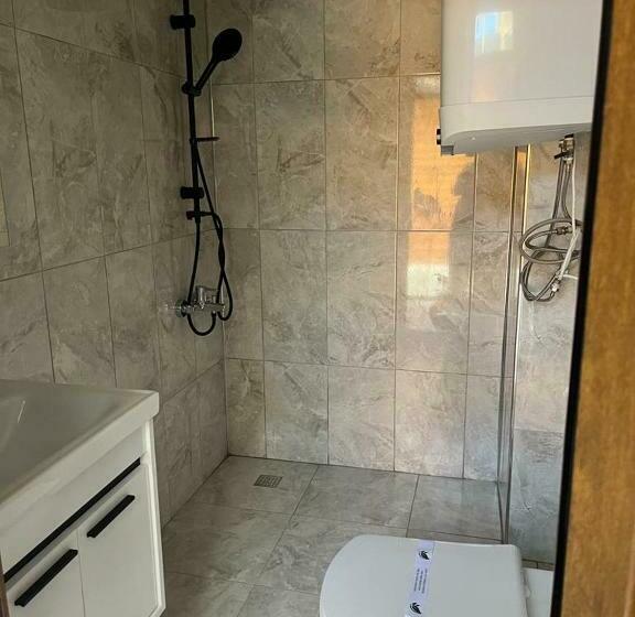 جناح سرير كينج, Yamaç çam