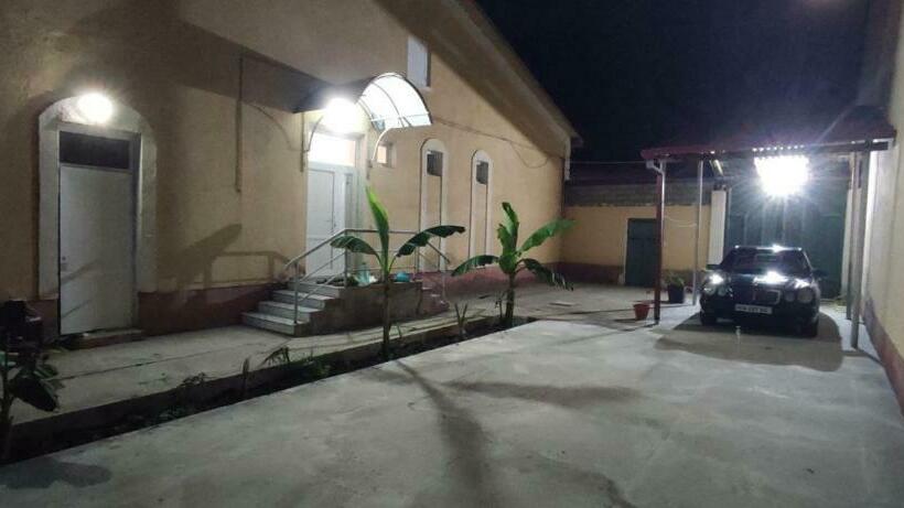 اتاق استاندارد با چشم‌انداز باغ, Sam Greenhouse Hostel