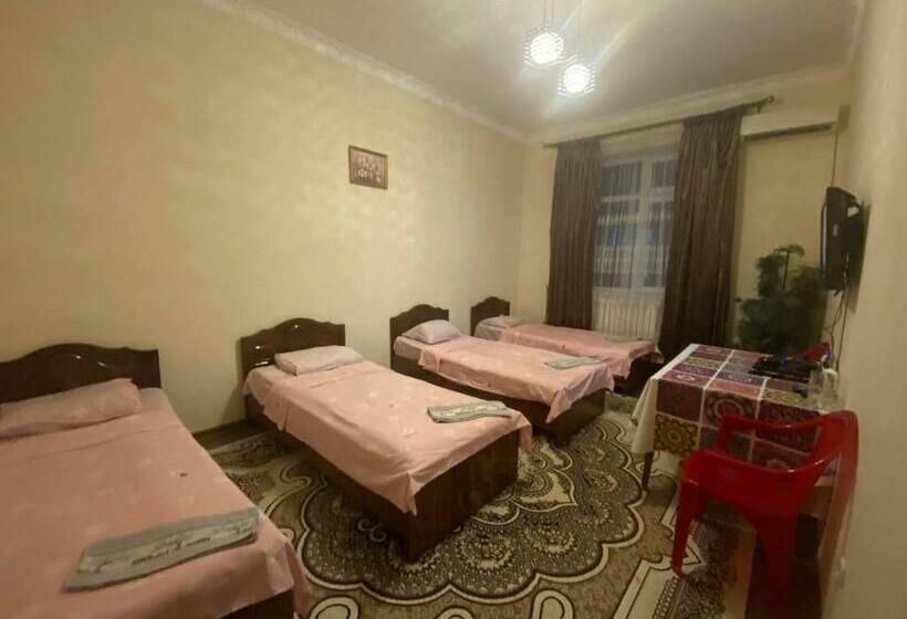 四人标准间, Sam Greenhouse Hostel