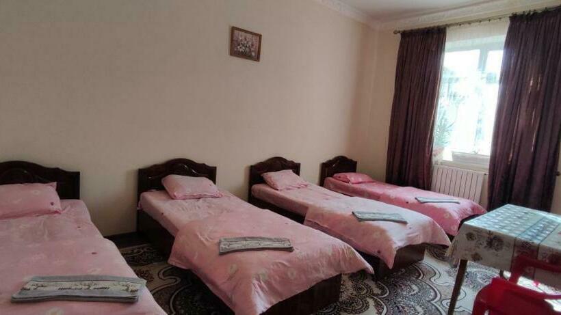 四人标准间, Sam Greenhouse Hostel