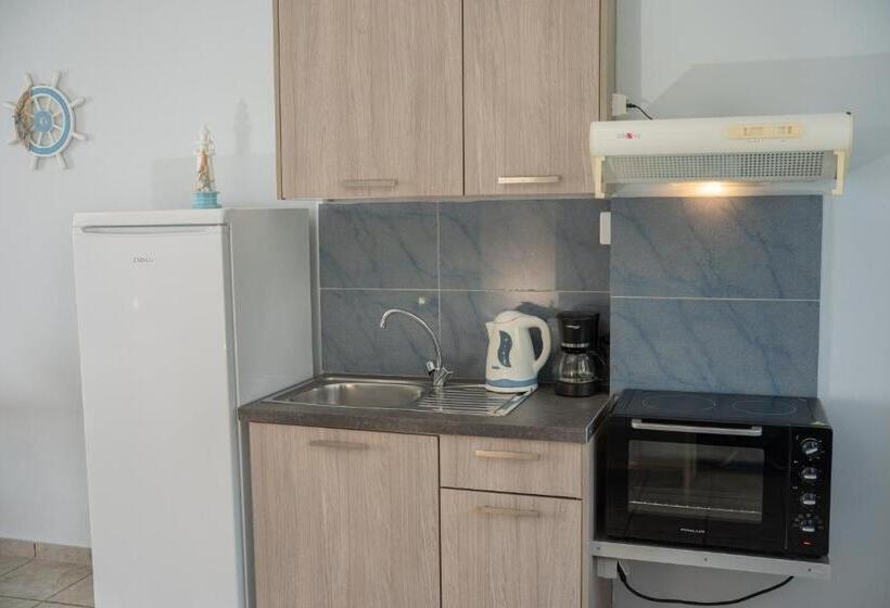 스탠다드 스튜디오 바다 전망, Agnanti Studios