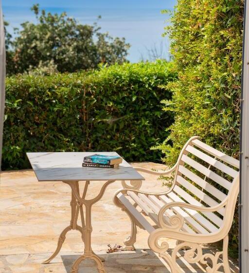 침실 2개 아파트, Agnanti Studios