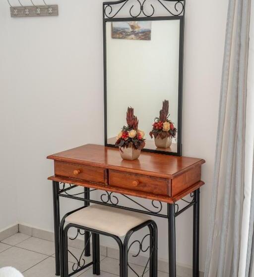 침실 2개 아파트, Agnanti Studios