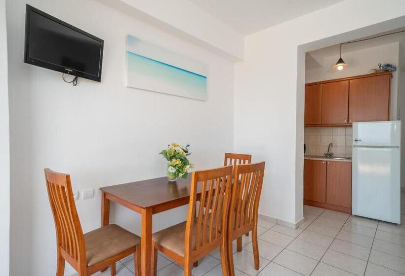 침실 2개 아파트, Agnanti Studios