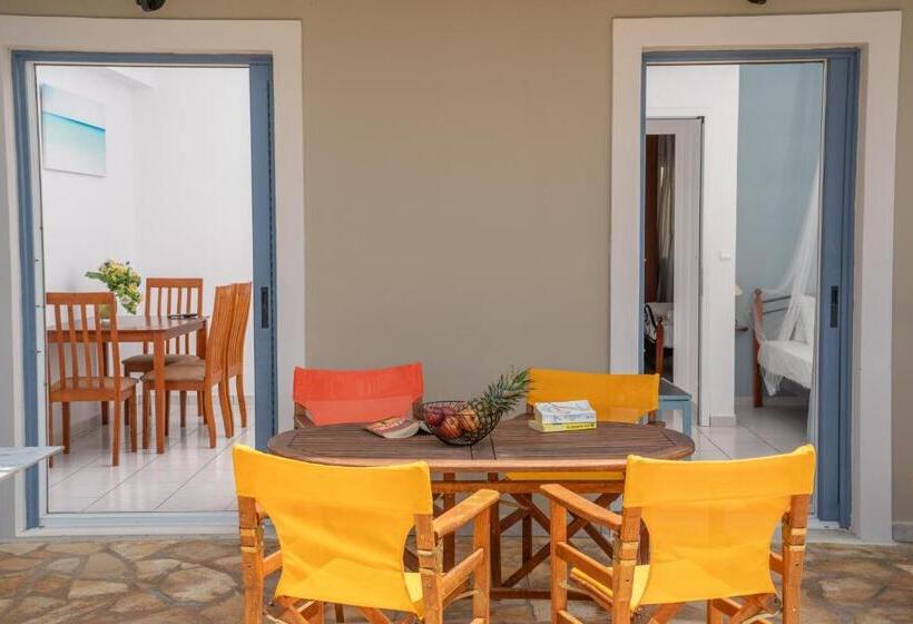 침실 2개 아파트, Agnanti Studios